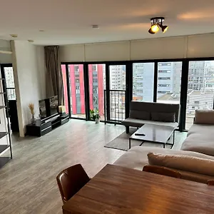 luxury-city-apartment-great-view-free-parking.ihotelsrotterdam.com/